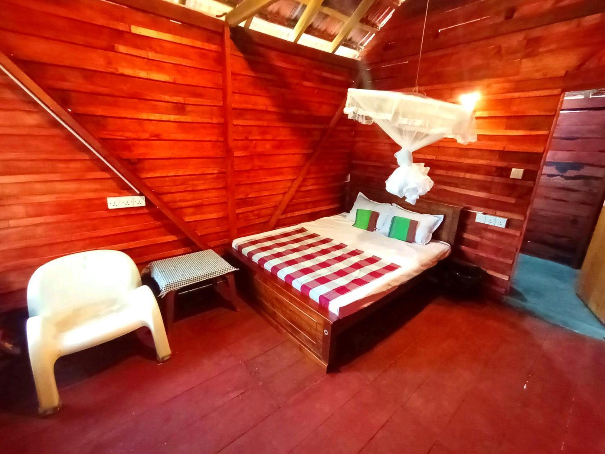 Parrot Tree House Villa Mirissa Bagian luar foto
