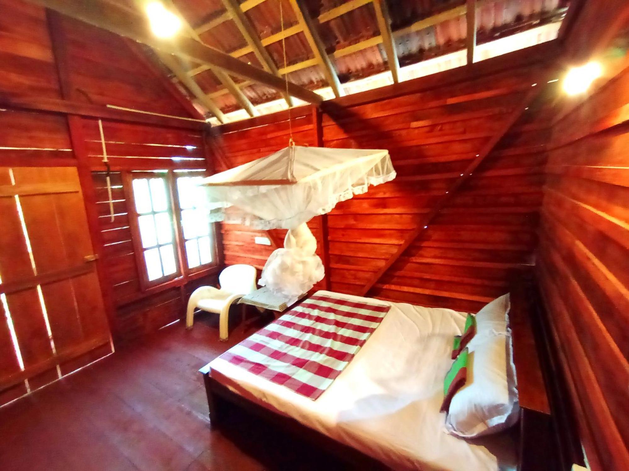 Parrot Tree House Villa Mirissa Bagian luar foto